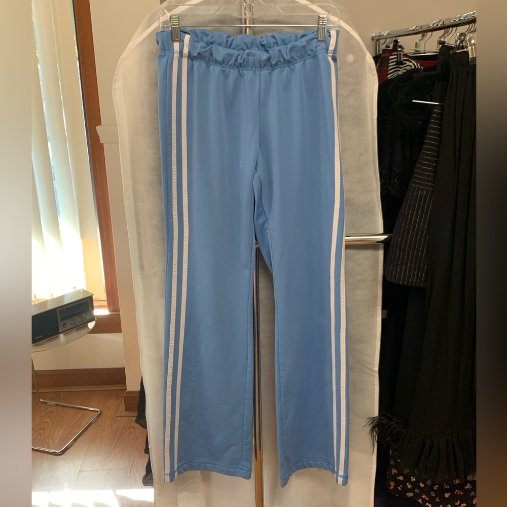RARE Energie x Y2k streetwear